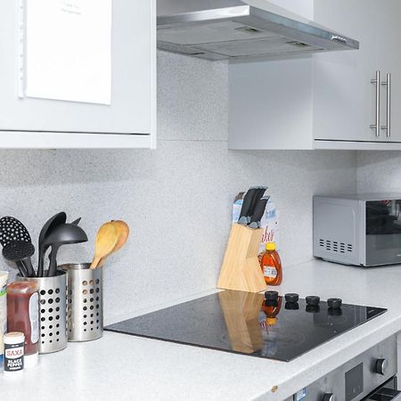 Modern Guest House - Central Inverness - Complimentary Snacks - Free Parking Экстерьер фото
