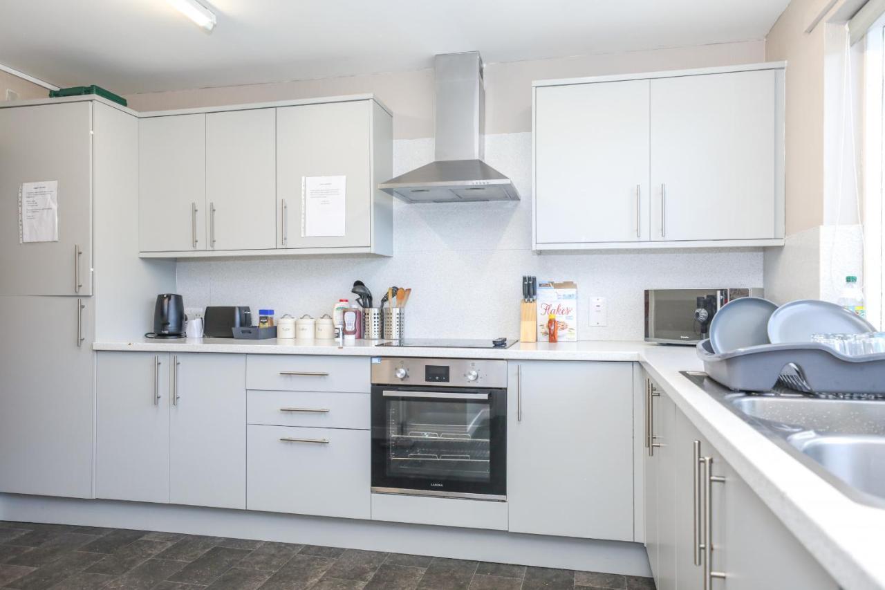 Modern Guest House - Central Inverness - Complimentary Snacks - Free Parking Экстерьер фото