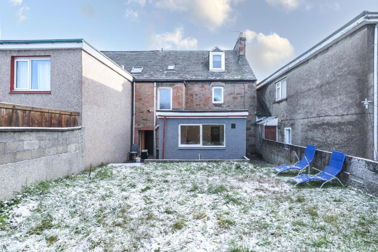 Modern Guest House - Central Inverness - Complimentary Snacks - Free Parking Экстерьер фото