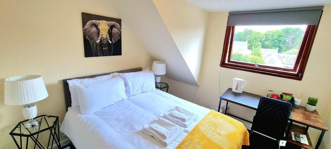 Modern Guest House - Central Inverness - Complimentary Snacks - Free Parking Экстерьер фото